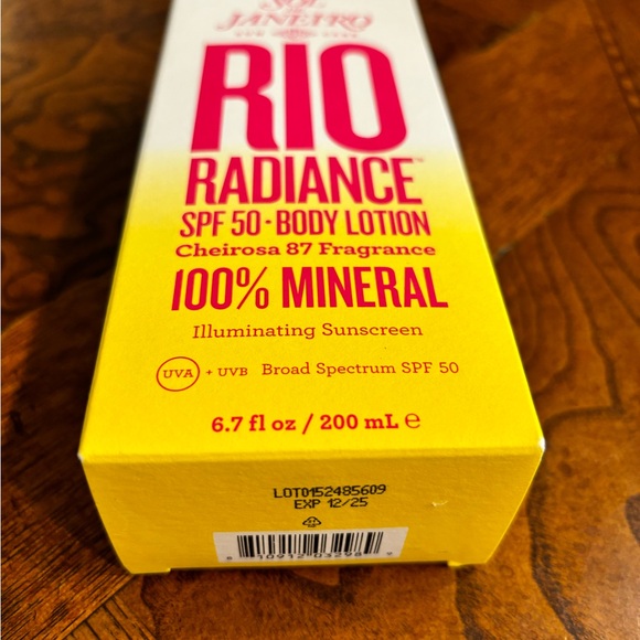 Sol de Janeiro RIO RADIANCE SPF-50 Body Lotion ILLUMINATING Sunscreen - Picture 3 of 3
